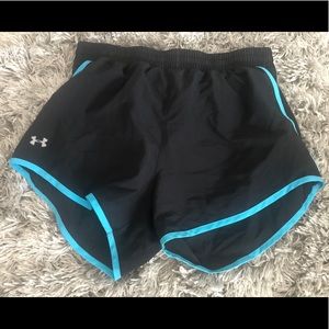 UNDER ARMOUR ATHLETIC SHORTS
